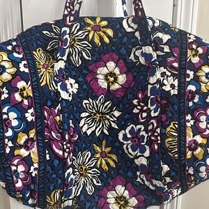 VERA BRADLEY LARGE
DUFFEL African Violet pattern-DUFFEL Bag (bag12)
